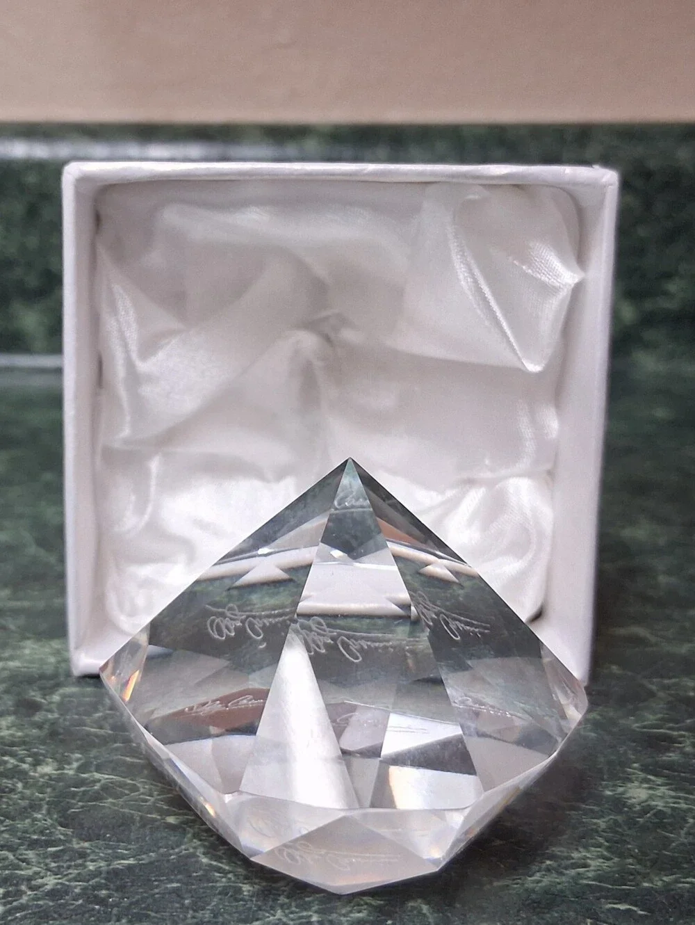 Oleg Cassini Crystal Paperweight Cut Diamond Hexagon Clear 2” 131551